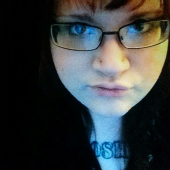 Meet your Posher, Vanessa - Picture 1 of 1